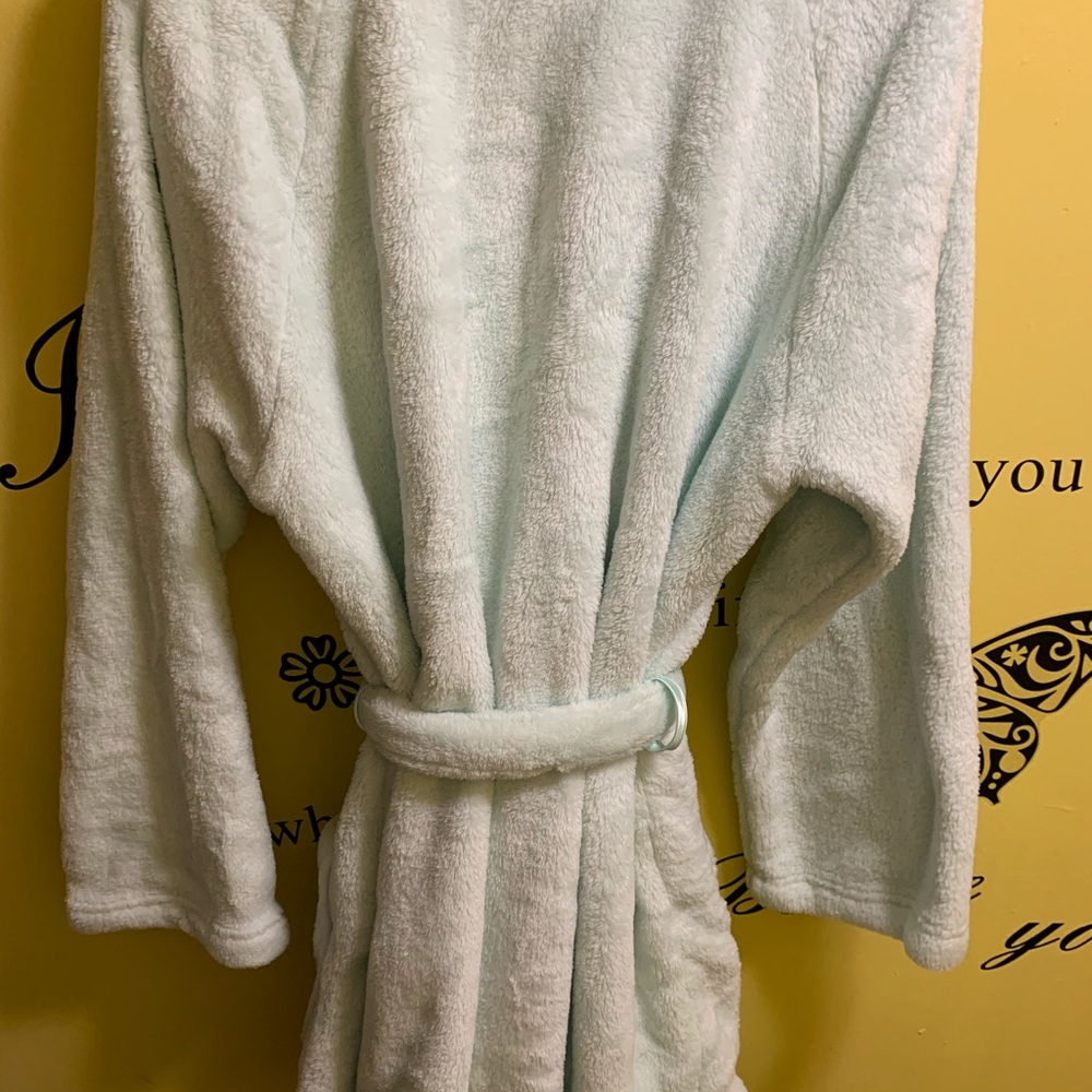 Victoria Secret Plush Robe - Picture 3 of 8